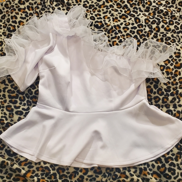 One shoulder peplum top🍒 - Picture 3 of 14